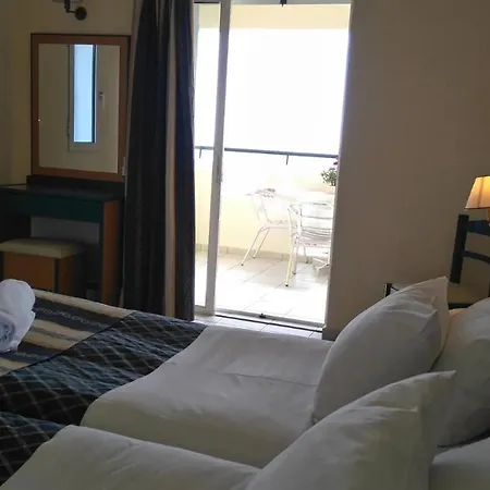Porto Skala Village Hotell 4*