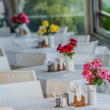 Porto Skala Village Hotell