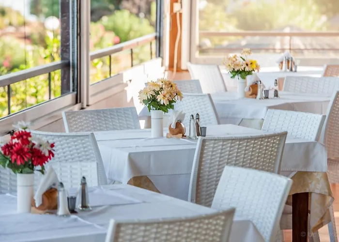 Szálloda Porto Skala Village 4*