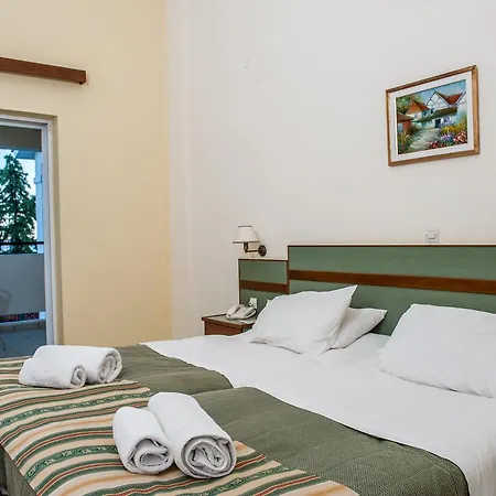 Porto Skala Village מלון 4*