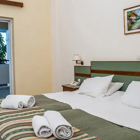 מלון Porto Skala Village 4*