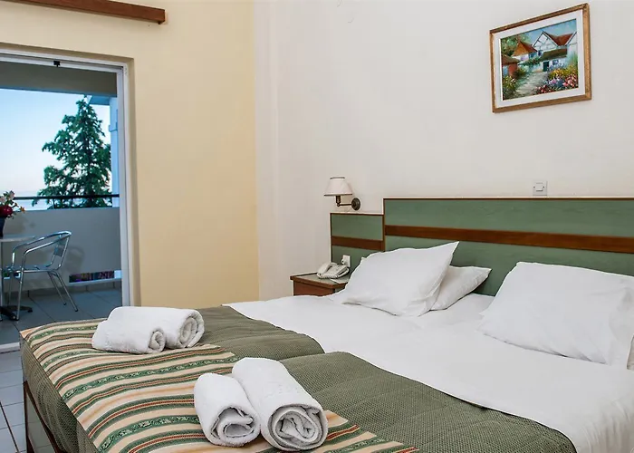 מלון Porto Skala Village 4*